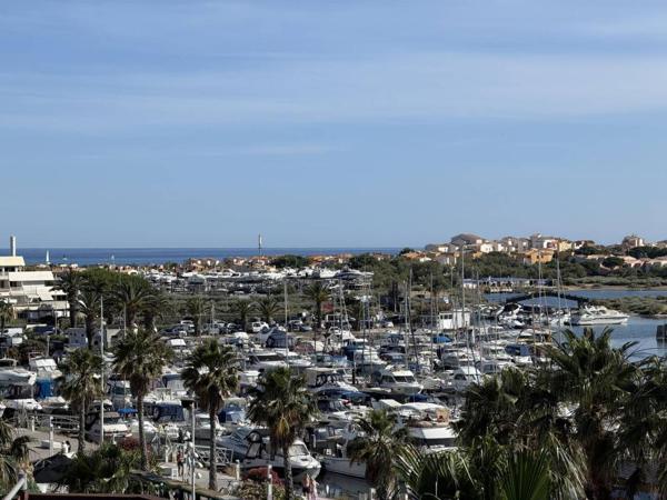 CAP D'AGDE. Village Naturiste. Duplex T2 en Rooftop avec Piscine, Jacuzzis et Garage Privatif