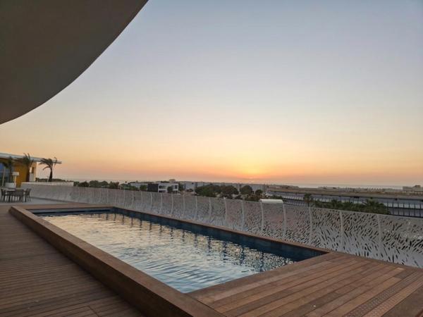 CAP D'AGDE. Village Naturiste. Duplex T2 en Rooftop avec Piscine, Jacuzzis et Garage Privatif