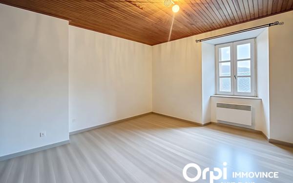 Appartement à vendre    2 pièces • 45 m2 Murat