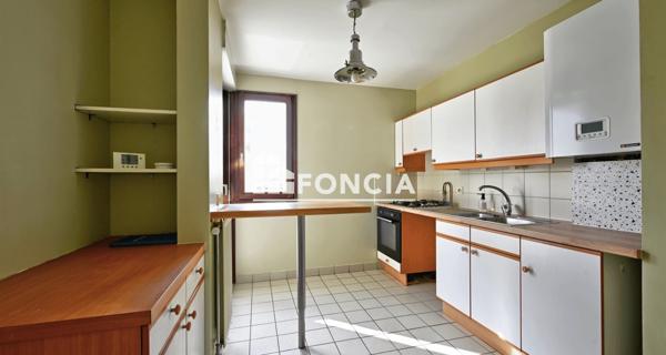 À vendre Appartement 4 pièces 82.38 m² - Montigny-le-bretonneux 78180