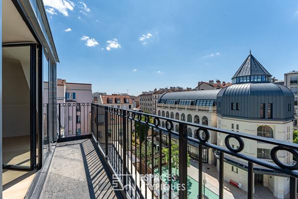 Dernier étage en duplex avec balcons et vue dégagée