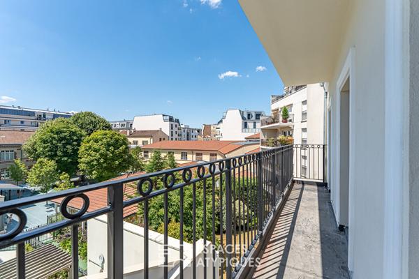 Dernier étage en duplex avec balcons et vue dégagée