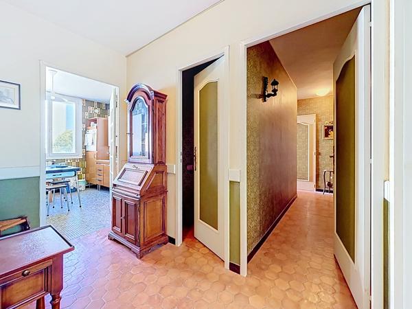 Appartement
         4 pièces
        - 76 m² Exclusivité 120 000 € *