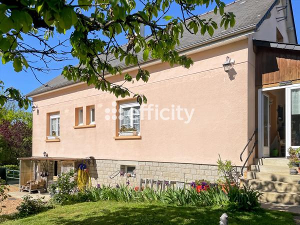 Maison
         5 pièces
        - 123 m² 263 800 € *