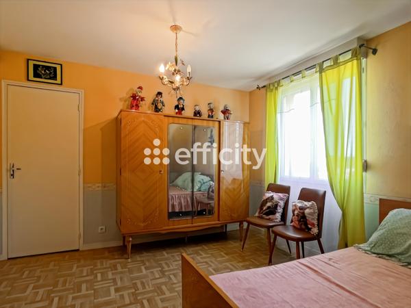 Maison
         5 pièces
        - 123 m² 263 800 € *