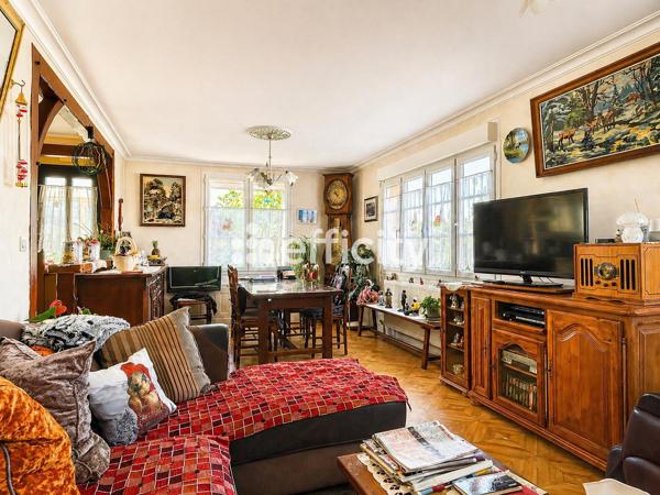 Maison
         5 pièces
        - 123 m² 263 800 € *