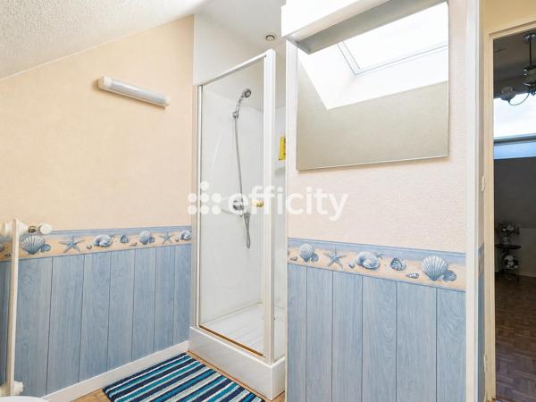 Maison
         5 pièces
        - 123 m² 263 800 € *
