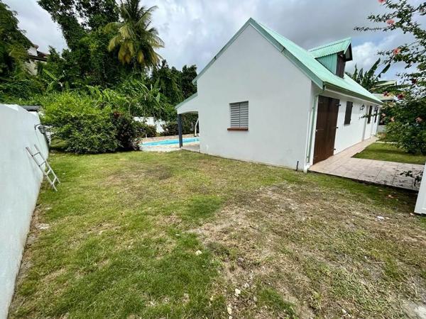 Maison à louer    5 pièces • 100 m2 Morne-à-l'Eau