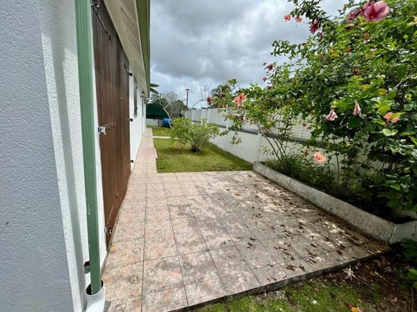 Maison à louer    5 pièces • 100 m2 Morne-à-l'Eau