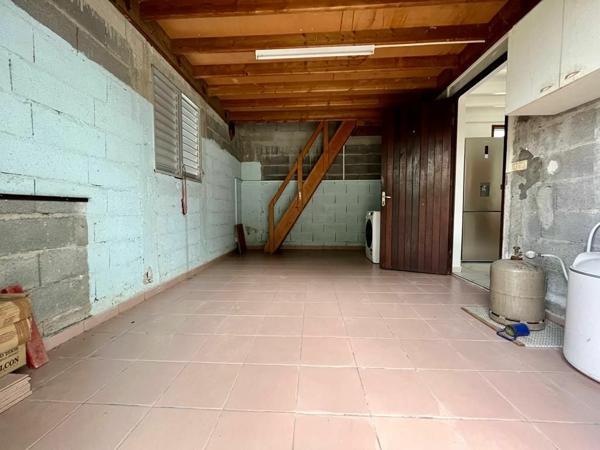 Maison à louer    5 pièces • 100 m2 Morne-à-l'Eau