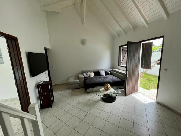 Maison à louer    5 pièces • 100 m2 Morne-à-l'Eau