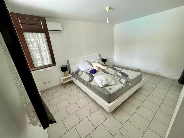 Maison à louer    5 pièces • 100 m2 Morne-à-l'Eau