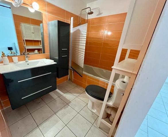 Maison à louer    5 pièces • 100 m2 Morne-à-l'Eau