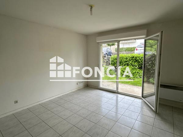 Location Appartement 2 pièces 37.36 m² - RUE PIERRETTE Jonzac 17500