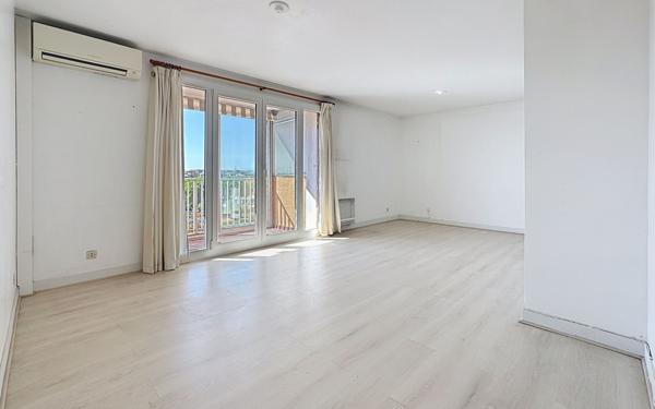 Appartement à vendre    3 pièces • 62,74 m2 Fréjus