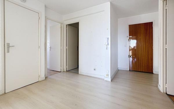 Appartement à vendre    3 pièces • 62,74 m2 Fréjus