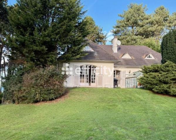 Maison
         6 pièces
        - 184 m² 332 325 € *