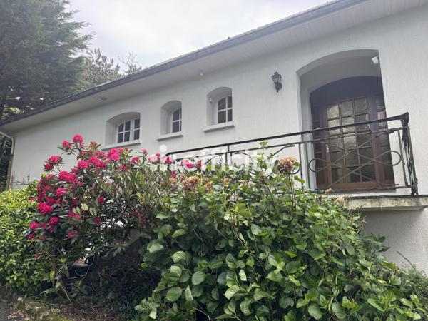 Maison
         6 pièces
        - 184 m² 332 325 € *