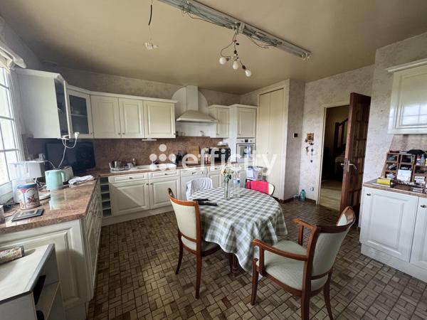 Maison
         6 pièces
        - 184 m² 332 325 € *