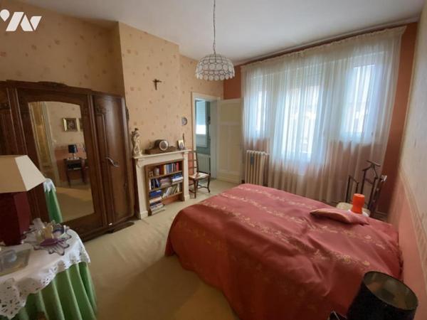 Maison de ville 4 chambres jardin et garage.