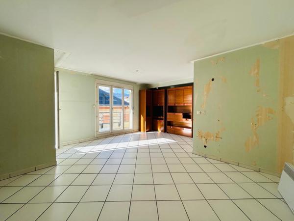 APPARTEMENT T4 DERNIER ETAGE AVEC GARAGE