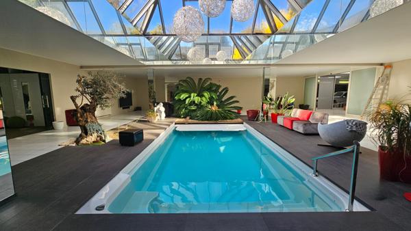 Superbe Propriété avec Centre Wellness Piscine, Sauna