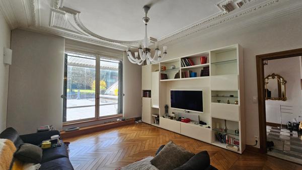 Superbe Propriété avec Centre Wellness Piscine, Sauna