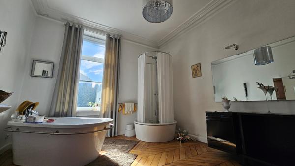 Superbe Propriété avec Centre Wellness Piscine, Sauna