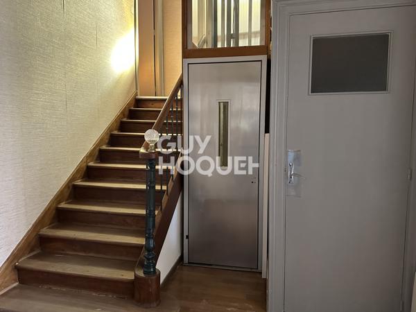 CARCASSONNE – MAISON FAMILIALE 179 m², 6 CHAMBRES, PISCINE ET GARAGES