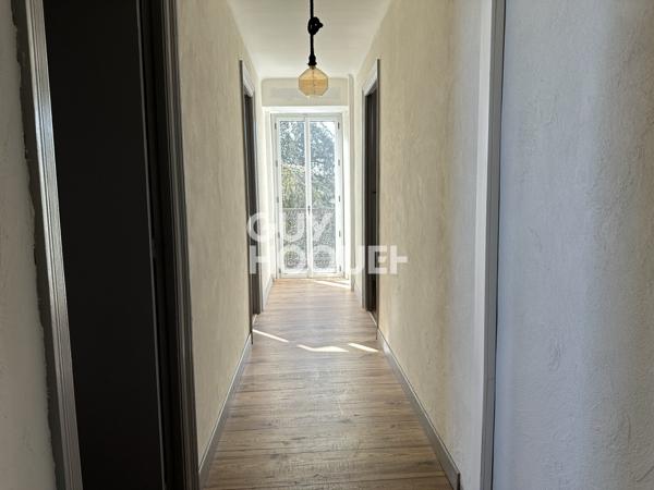 CARCASSONNE – MAISON FAMILIALE 179 m², 6 CHAMBRES, PISCINE ET GARAGES