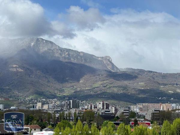 Appartement à louer 4 pièces 73.63m²