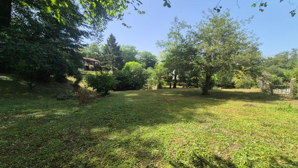 Terrain Ascain 815 m2