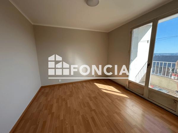 Location Appartement 3 pièces 71.22 m² - 32 RUE DE CAMONIL Rodez 12000