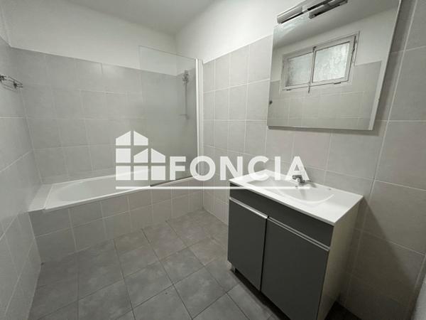 Location Appartement 3 pièces 71.22 m² - 32 RUE DE CAMONIL Rodez 12000