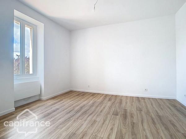 Maison rénovée 7 pièces + studio THOUARS (79)