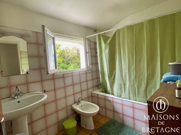 29380 BANNALEC Longère en pierres sur terrain constructible