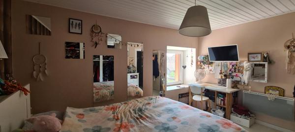 Maison en pierre au coeur du village, 3 chambres, terrain 14 ares, à deux pas des écoles !