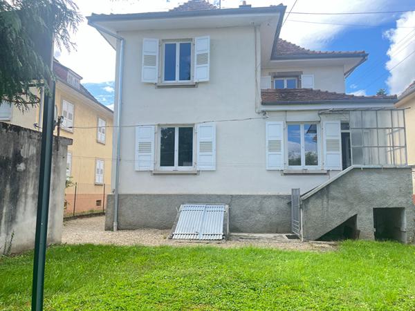Maison - 9 pièces - 182 m²