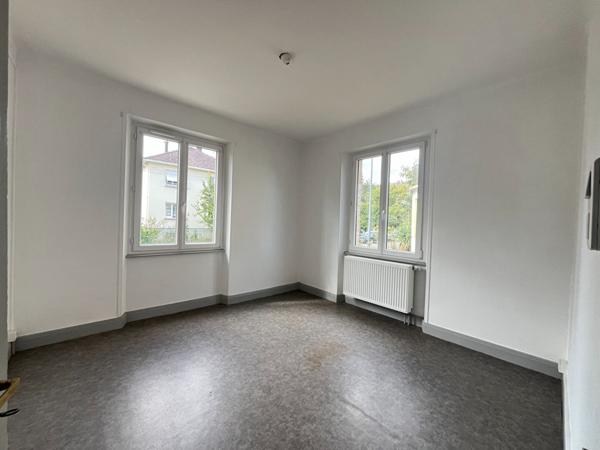 Maison - 9 pièces - 182 m²