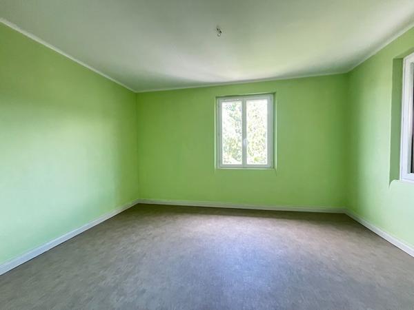 Maison - 9 pièces - 182 m²