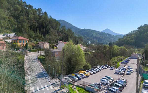 Maison à vendre    3 pièces • 74,44 m2 L'Escarène