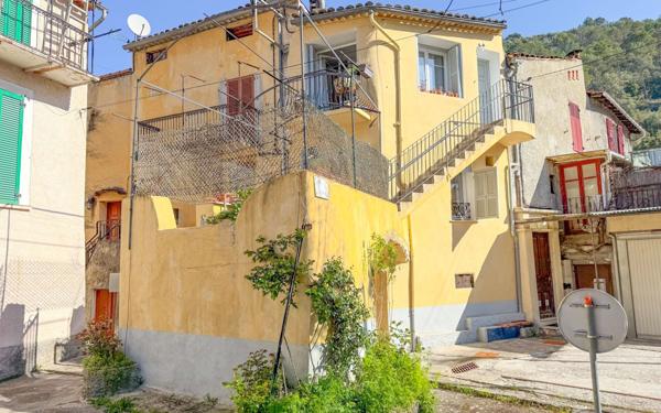 Maison à vendre    3 pièces • 74,44 m2 L'Escarène