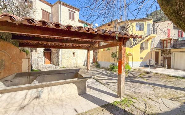 Maison à vendre    3 pièces • 74,44 m2 L'Escarène