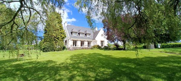BELLE MAISON SUR VASTE TERRAIN ! , Plumergat