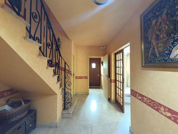 BELLE MAISON SUR VASTE TERRAIN ! , Plumergat