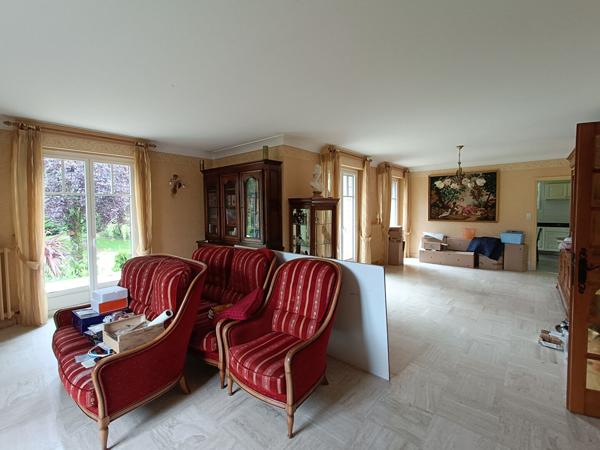 BELLE MAISON SUR VASTE TERRAIN ! , Plumergat