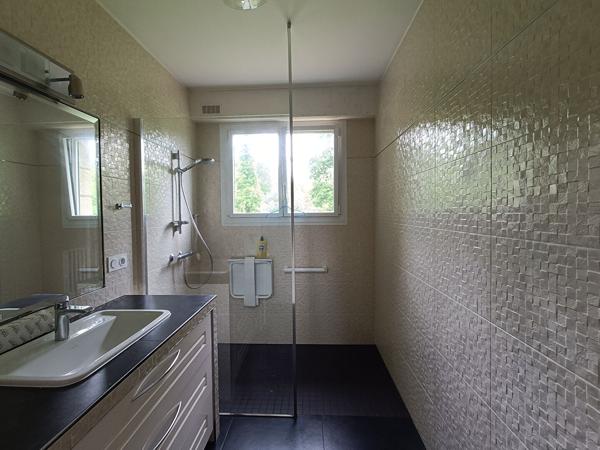 BELLE MAISON SUR VASTE TERRAIN ! , Plumergat