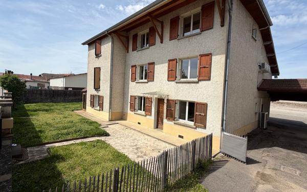 Maison à vendre    10 pièces • 317 m2 Saint-Étienne-de-Saint-Geoirs