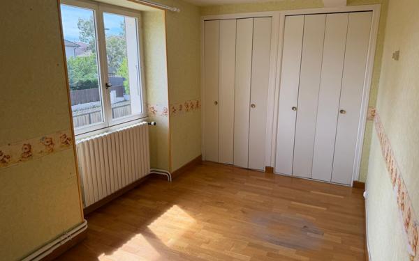 Maison à vendre    10 pièces • 317 m2 Saint-Étienne-de-Saint-Geoirs