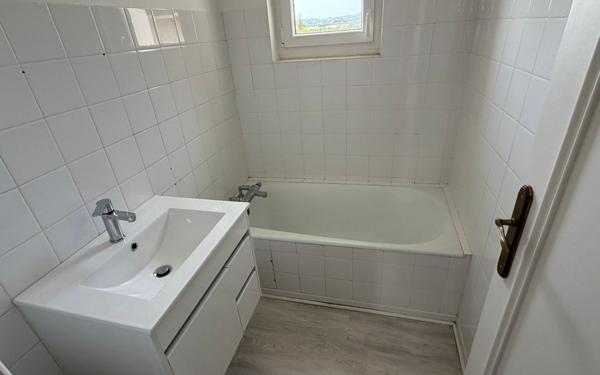 Maison à vendre    10 pièces • 317 m2 Saint-Étienne-de-Saint-Geoirs
